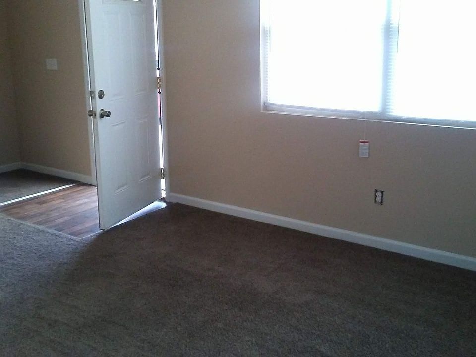 2nd image of 612 Moorewood Ct