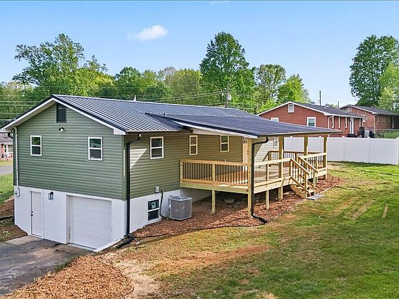 3rd image of 225 Lisa Ln