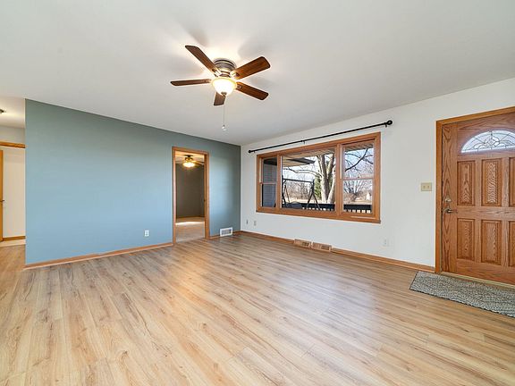 4th image of 11179 Beloit Rd