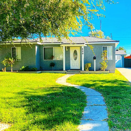 600 Warne St Photo 1