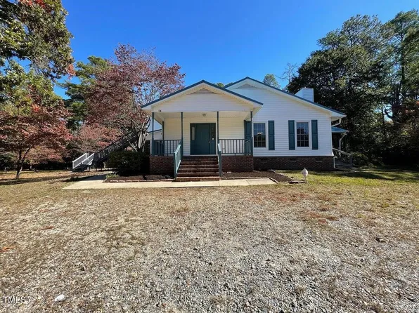 2325 Mount Haven Lake Dr, Fayetteville, NC 28306