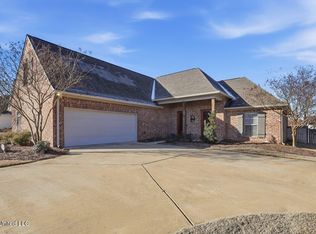115 Sweetbriar Ct, Canton, MS 39046