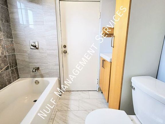 3rd image of 4502 Butler St APT 5