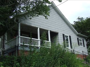 110 Vine St, Copperhill, TN 37317