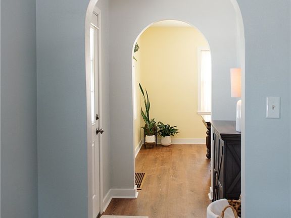 3rd image of 7550 N Crescent Rd