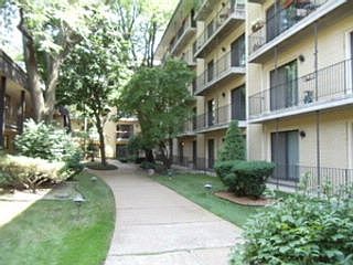 2nd image of 6221 N Niagara Ave APT 504