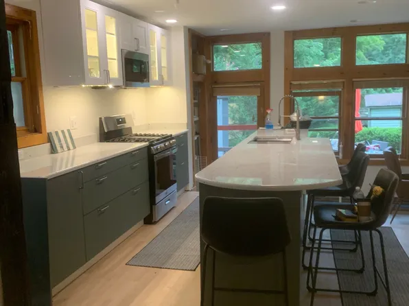 137 Tinker St #0, Woodstock, NY 12498
