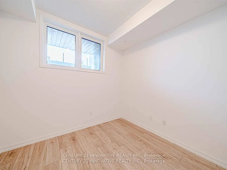 16 Lytham Green Cir #10 — Photo 32