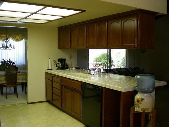 3rd image of 9168 Winding Oak Dr