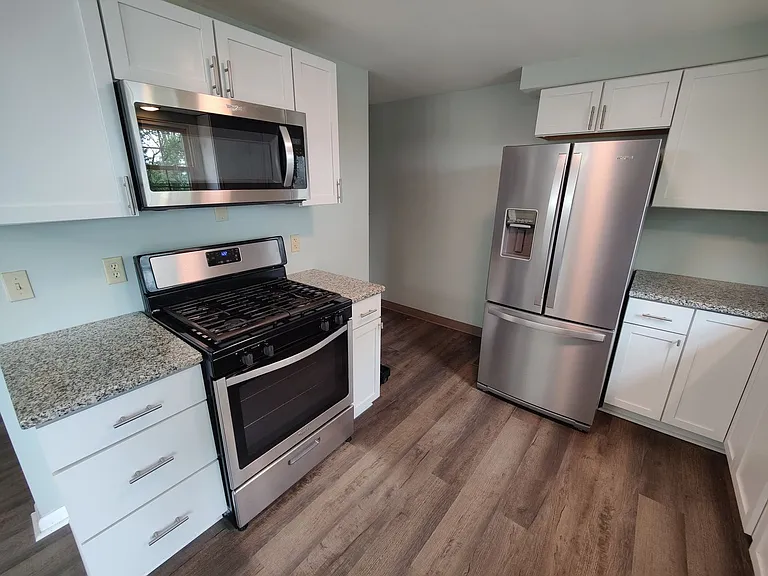 1704 Anna Ave — Photo 10