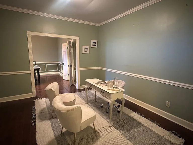 416 Towne Lake Dr — Photo 3