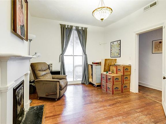 5th image of 420 1/2 S Pine St