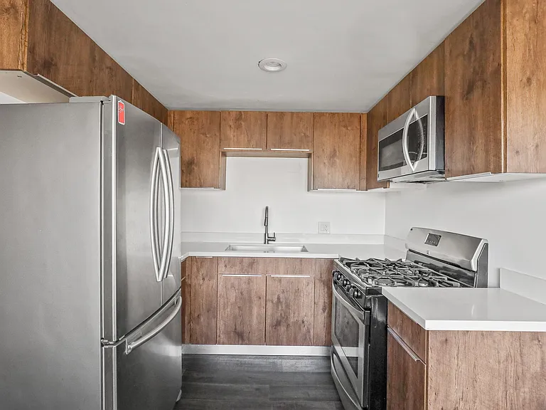 215 N Fickett St — Photo 12