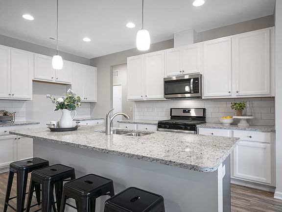 Photo representation of the Evelyn floorplan