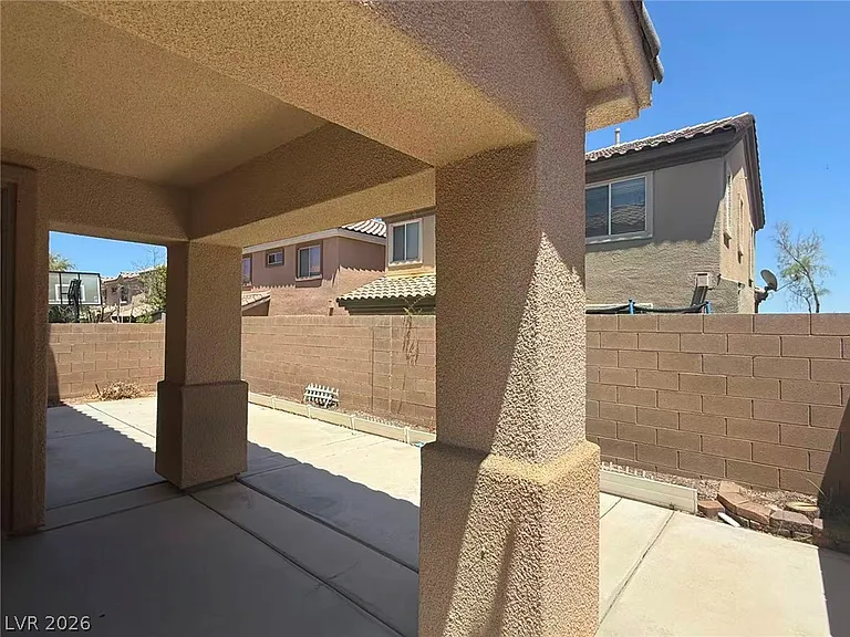 7482 Poppy Hills Ct — Photo 15