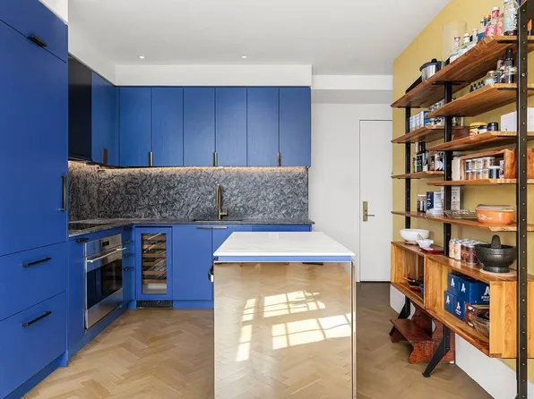 50 Clinton Street image 3 of 9