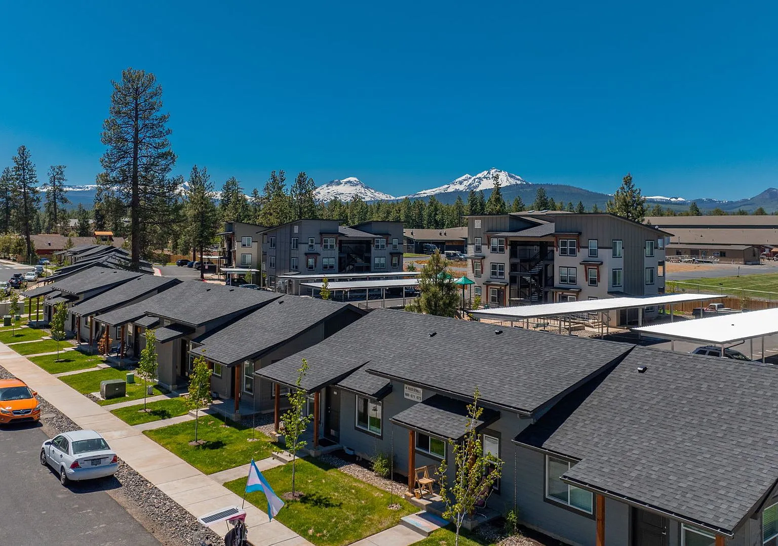 McKenzie Meadows Apartments — Photo 1
