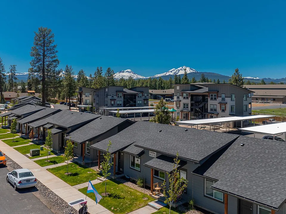 McKenzie Meadows Apartments