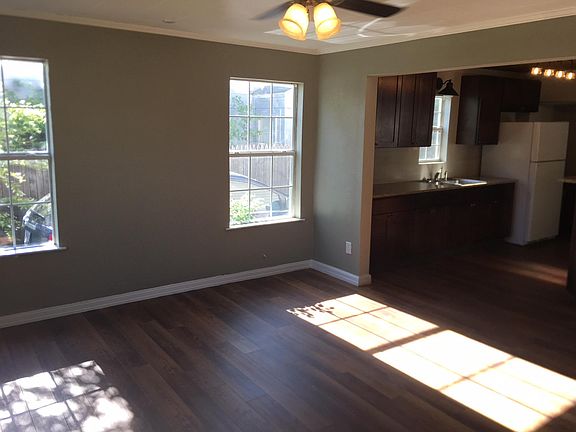 3rd image of 726 E North 13th St