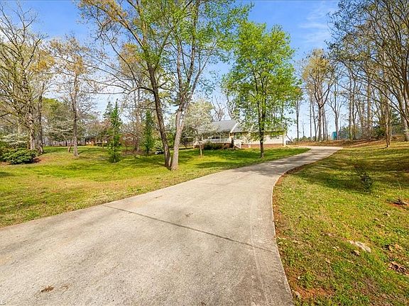 4th image of 5150 Dogwood Trl