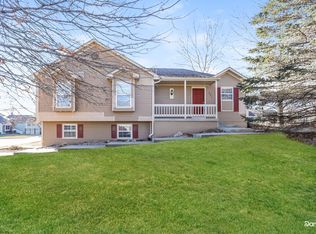 601 Rosehill Dr, Raymore, MO 64083