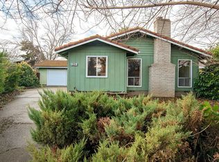 312 Coral Cir, Phoenix, OR 97535