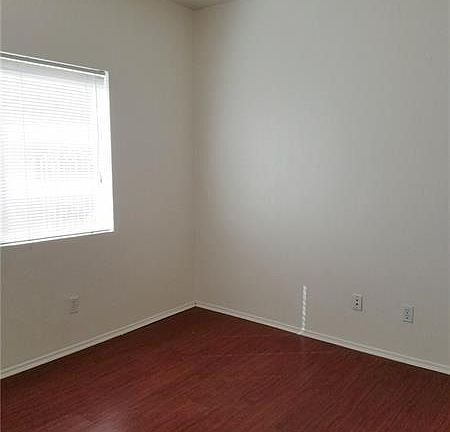 5th image of 7521 Maycrest Cir