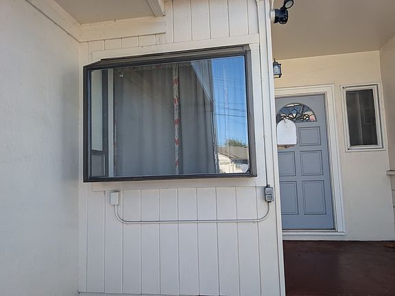 4th image of 4045 Greenacre Rd