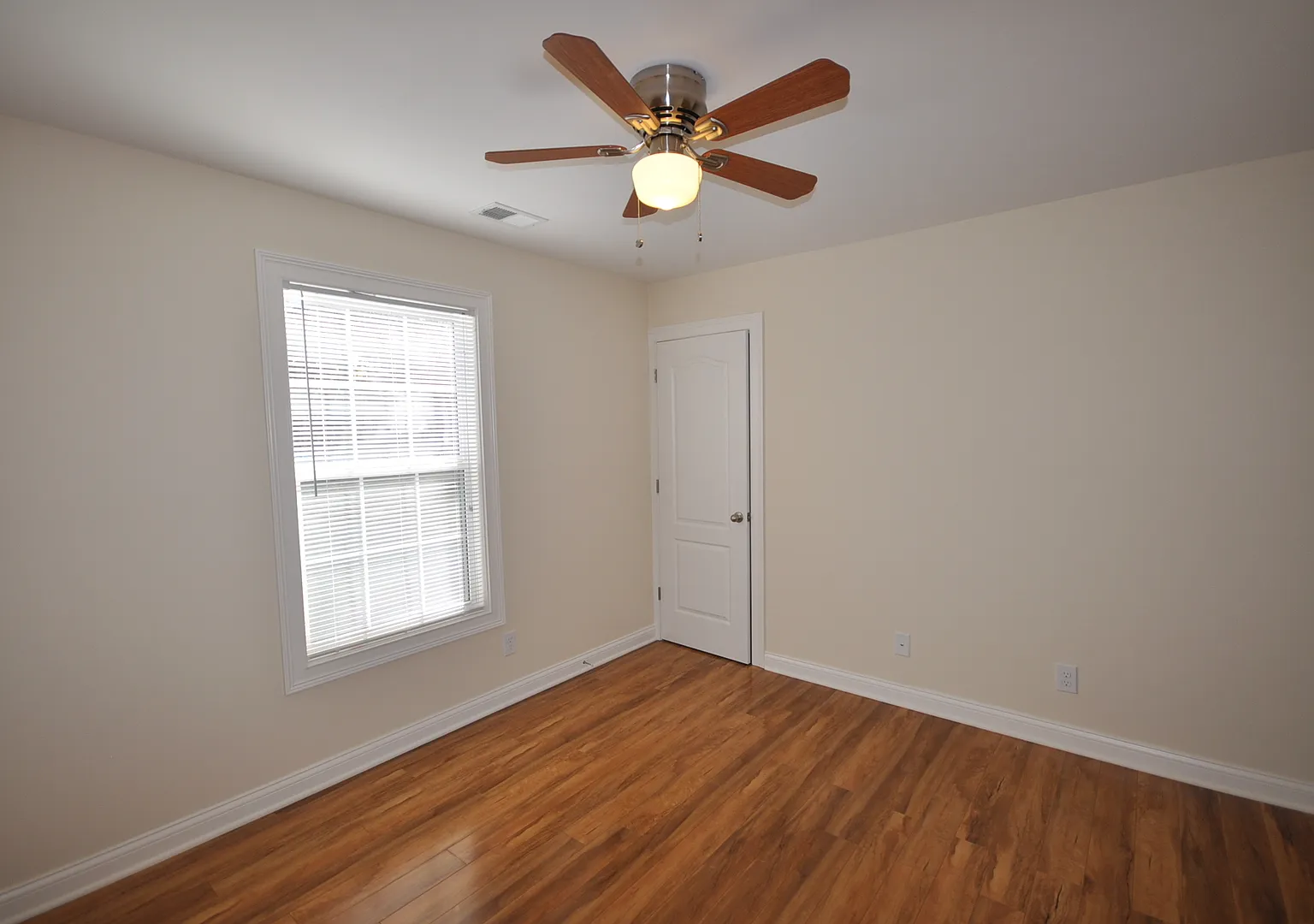 Now Pre-Leasing for Fall Semester 2027 — Photo 2
