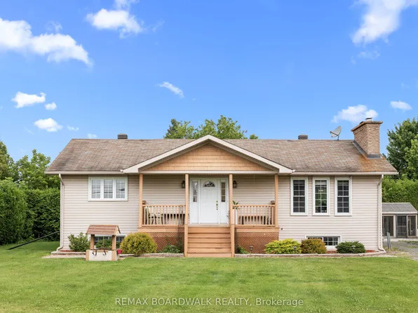 955 Lacroix Rd, Clarence Rockland, ON K0A 2A0