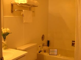 955 Grand Canyon Pkwy APT 210, Hoffman Estates, IL 60169