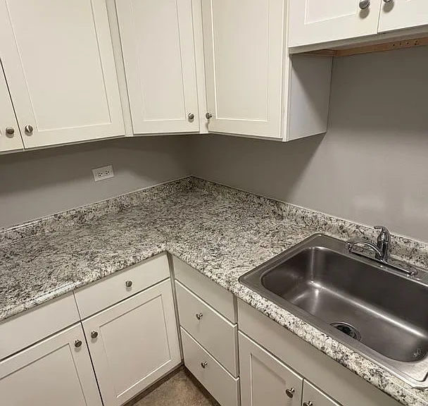 2242 Burr Oak Ave — Photo 2