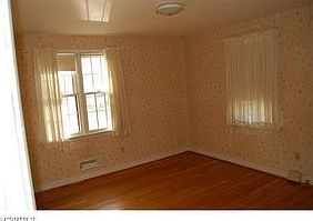 5th image of 2801 Shoreham Dr