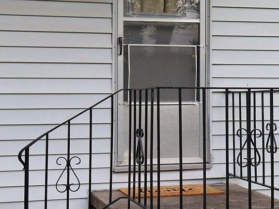 5th image of 110 Short St