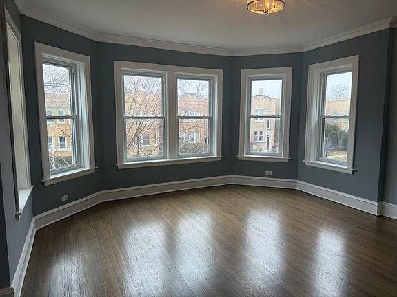 3rd image of 2635 W Lunt Ave Unit 2