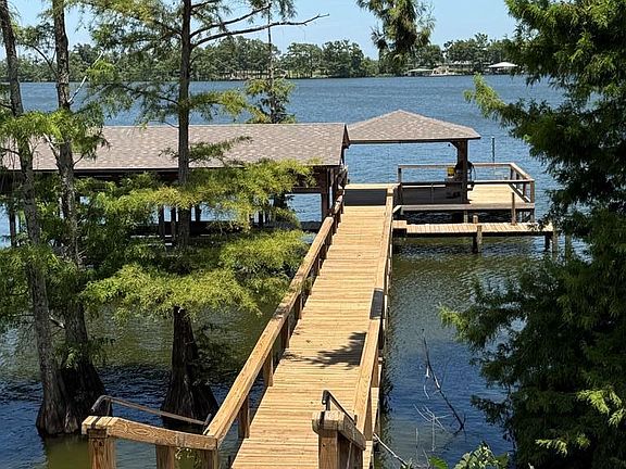3rd image of 950 Lake Washington Rd W