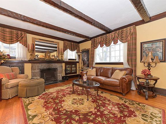 3rd image of 102 Meadow St