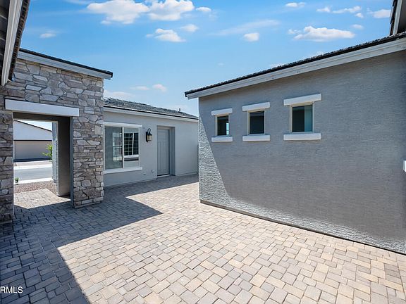 4th image of 18134 W SILVERWOOD Drive