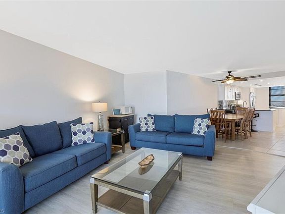 4th image of 440 Seaview CT #1204