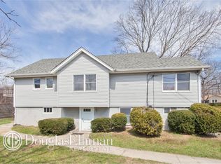 113 Dix Hills Rd, Huntington Station, NY 11743