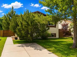 37 N Rupert Cres, Red Deer, AB T4P2Y9