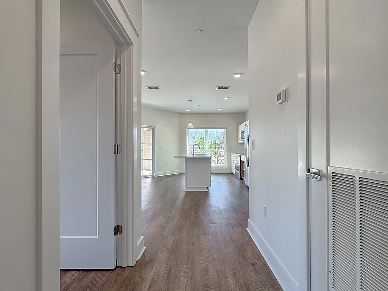 223 N Donalson St #23 — Photo 5