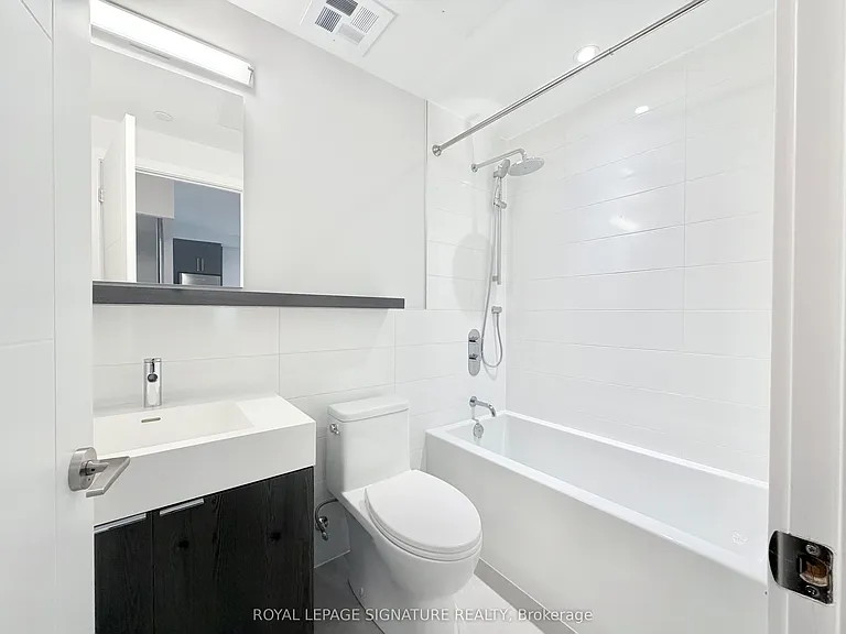 664 Spadina Ave #404 — Photo 17