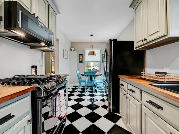 2952 Higgins St, Austin, TX 78722