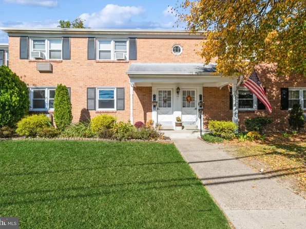 17 Sunnybrook Rd, Stratford, NJ 08084