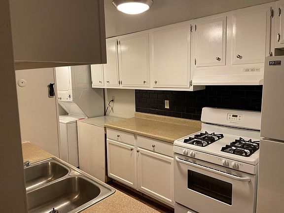 2nd image of 802 W 59th Pl #2