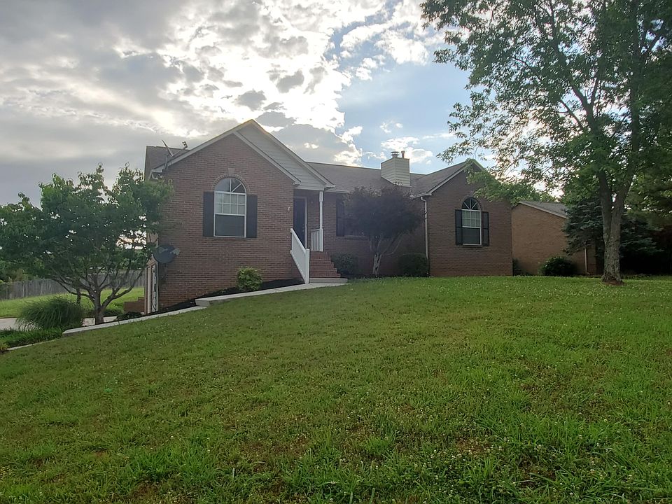 1st image of 306 Woodsboro Ln