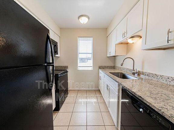 3rd image of 2136 Cabernet Ct