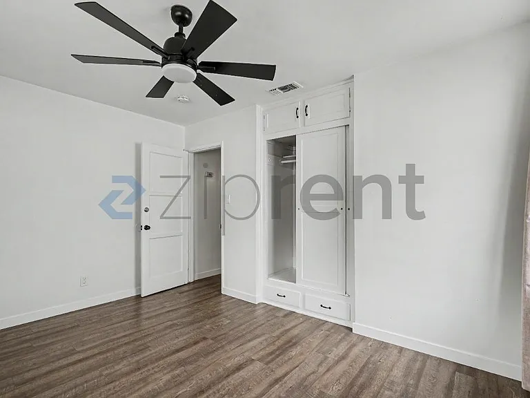 735 S Saint Louis St — Photo 16