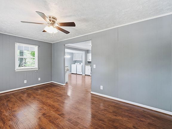 4th image of 265 Shady Hill Cir